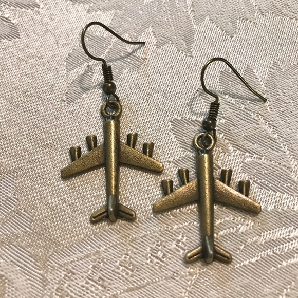 🌵$10 ITEM 🌵Sale Antique Gold Plane Earrings NEW - Picture 3 of 3